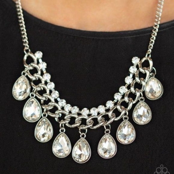 ALL TOGET-HEIR NOW WHITE NECKLACE/EARRING SET - Picture 2 of 2